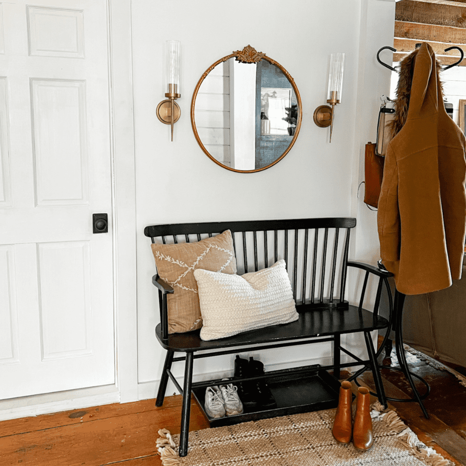 HOW TO STYLE YOUR ENTRYWAY BENCH