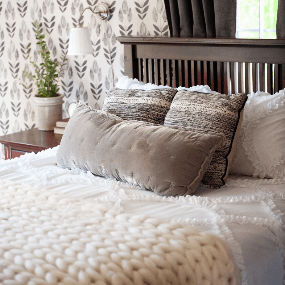 5 ways to make your guest room more welcoming